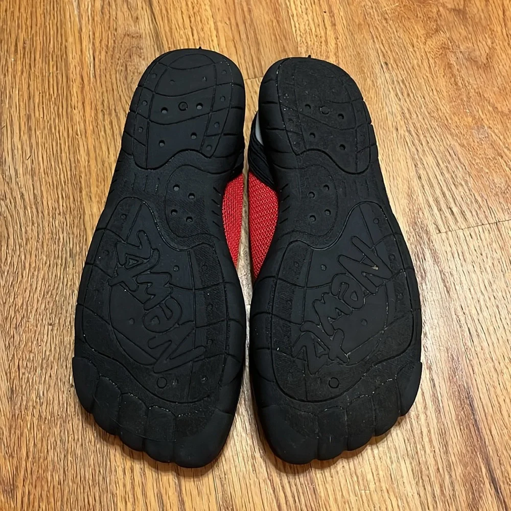 NWOT Newtz Water Shoes